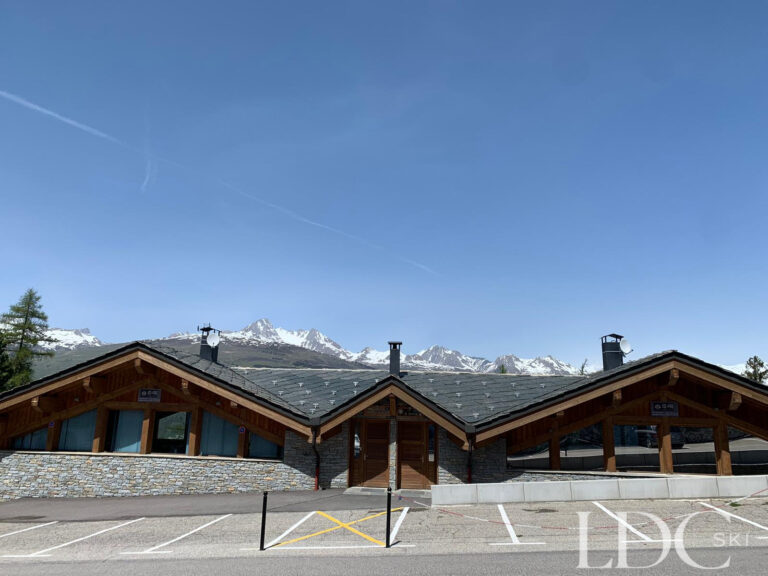 Exterior of Chalet Edelweiss with mountain views in Les Coches, La Plagne