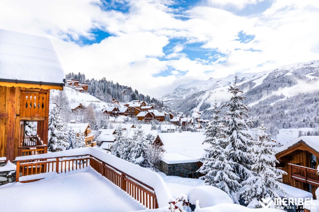 Snow-covered chalet with panoramic mountain views in Méribel