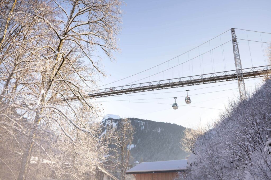 Super Morzine gondola crossing above the snowy landscape in Morzine