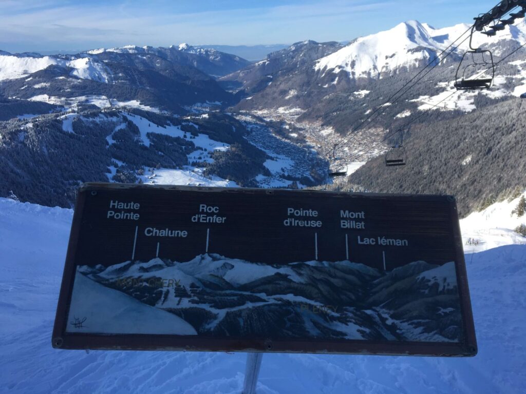 Mountain piste map with panoramic views across the Portes du Soleil