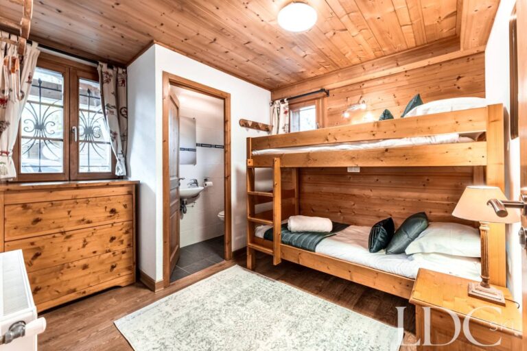 Timber bunk room at Cairn Lodge in Morzine