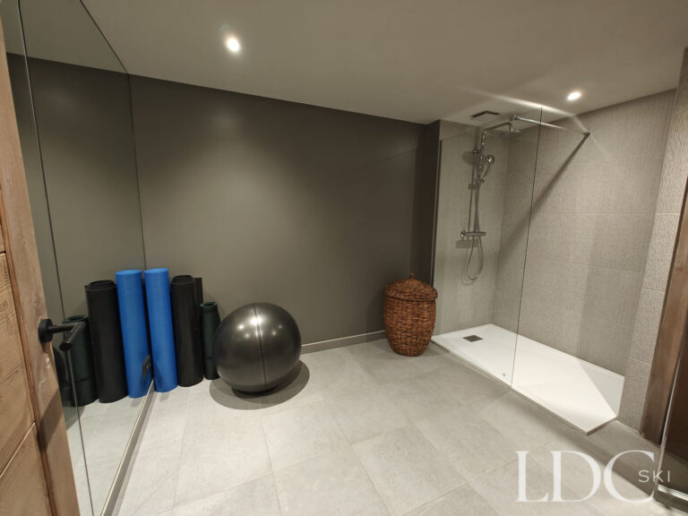 Private gym and fitness area at Chalet Chardon in St Martin de Belleville