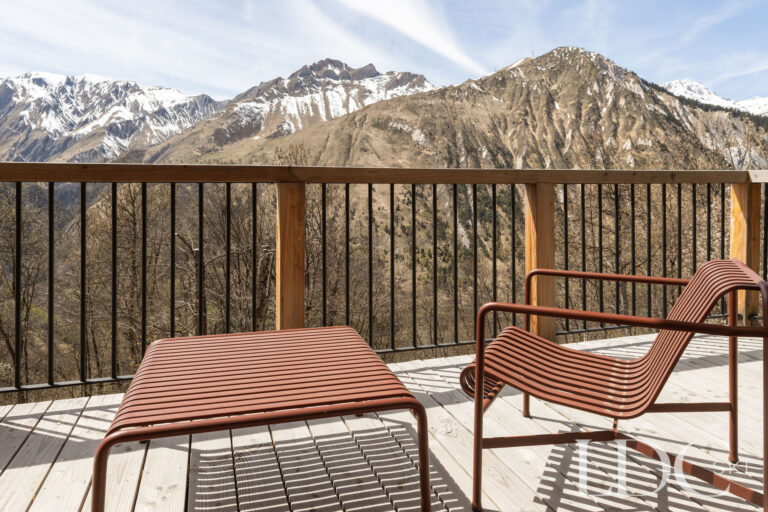 Chalet Aurea terrace with panoramic mountain views above St Martin de Belleville