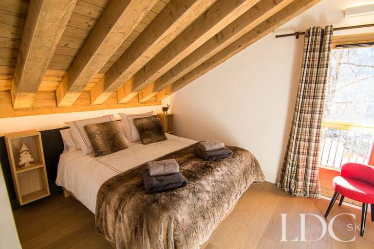 Bernardie double bedroom with exposed timber beams