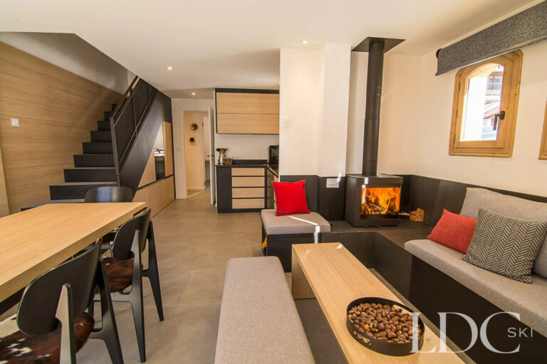 Bernardie lounge with fireplace and contemporary seating
