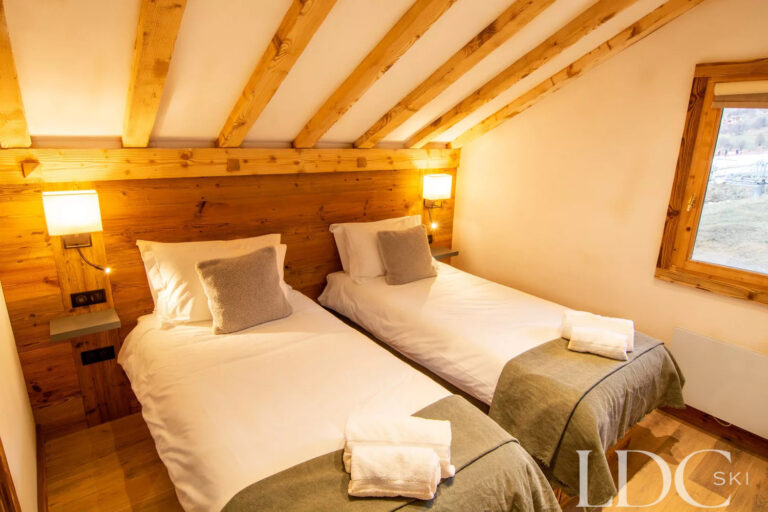 Twin bedroom at Chalet Camarine St Martin de Belleville