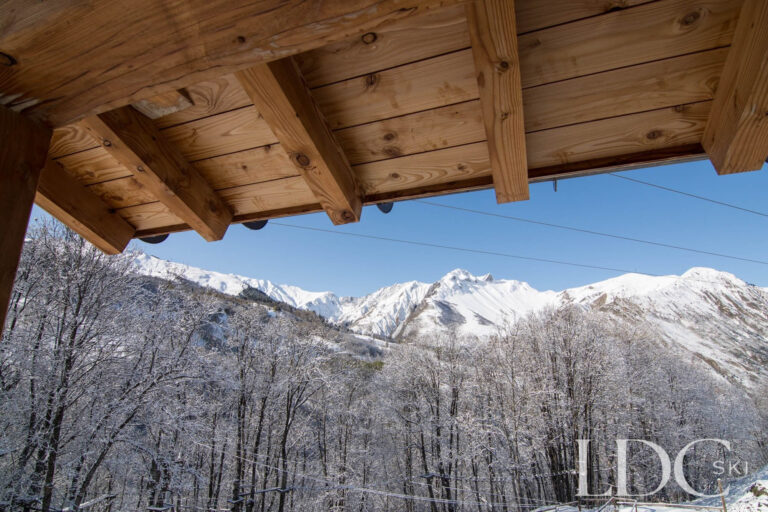 Panoramic snowy mountain views from Chalet Le Pic Blanc in St Martin de Belleville