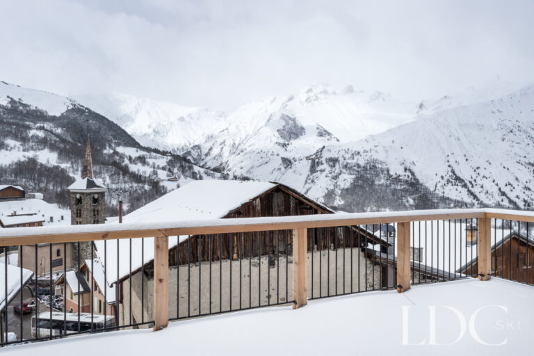 Panoramic snowy mountain view from Chalet Montana in St Martin de Belleville
