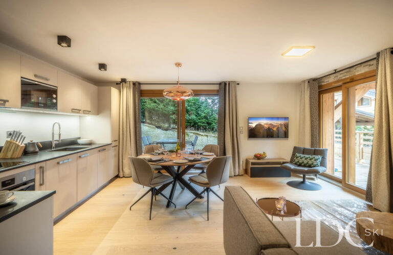 Les Deux Frères open-plan lounge, kitchen and dining area