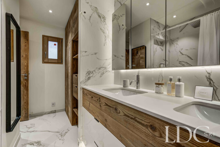 Contemporary ensuite shower room for bedroom 3 at Chalet Constantia