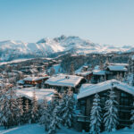 Winter view across Courchevel 1850 and its surrounding ski slopes. © Courchevel Tourisme