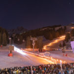 Ski show illuminating the snowy slopes of Courchevel 1850 at night. © Un Duo.