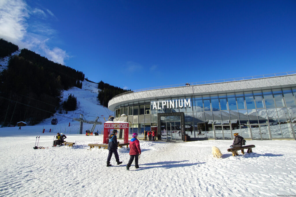 The Alpinium beside the snowy slopes in Courchevel Le Praz. © MairieCourchevel
