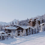 Ski-in chalet surrounded by snow in Courchevel 1850. © Chillinmaster#classedeneige