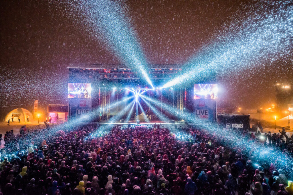 Spectacular outdoor night event with lights and crowds in Tignes. © Andy Parant